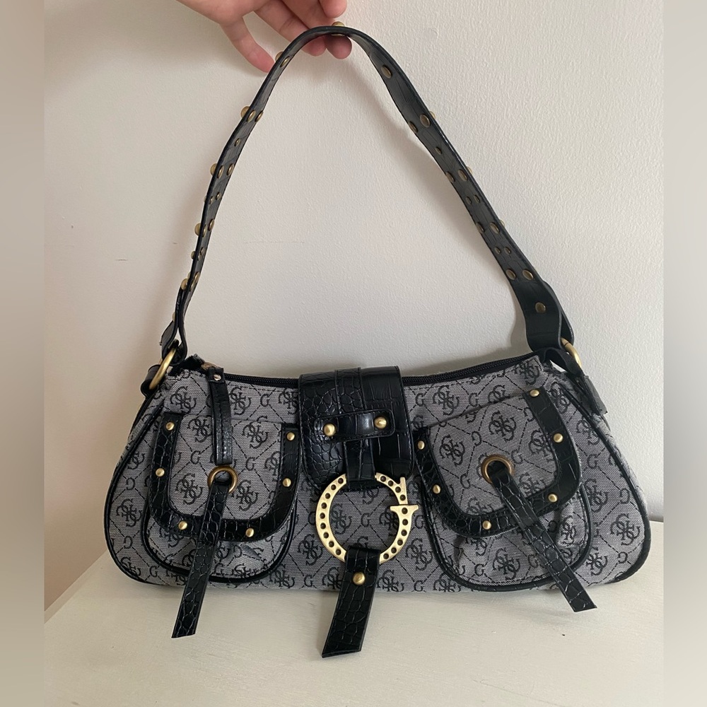 Guess Vintage Baguette Logo Print Grey
